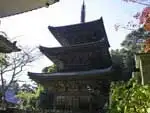 国宝の三重塔は日本屈指の古塔
