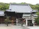 長寿をもたらす黄金の井戸のお寺